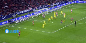 英超30年的第一名场面！鲁尼上演惊世倒钩笑傲曼市德比！