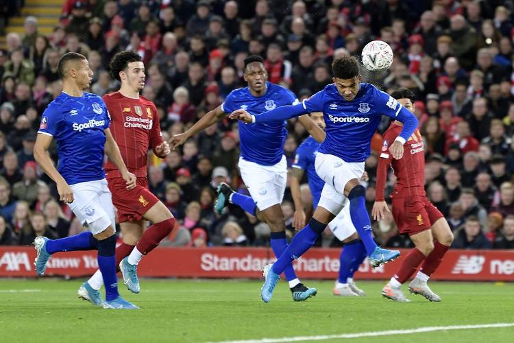 布朗质疑判罚遭官方驳斥，马刺实至名归非伪强队