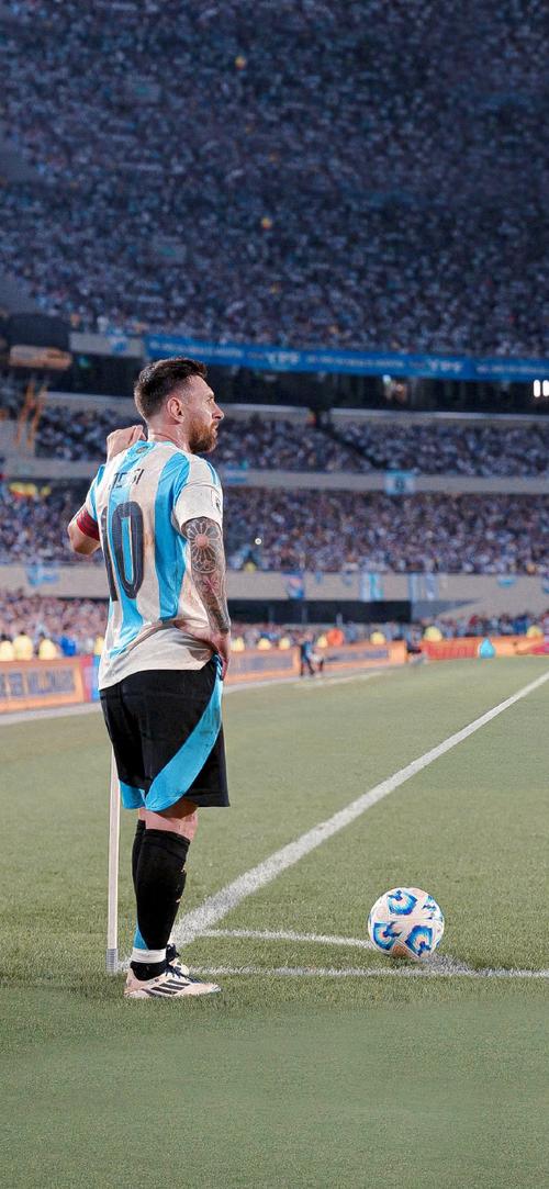 官方：拉齐奥签萨尔茨堡红牛前锋拉特科夫；据悉转会费1300万