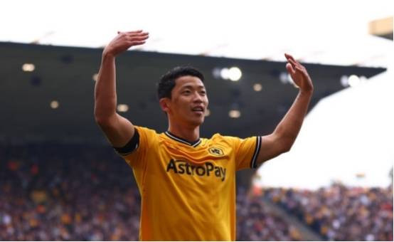 詹姆斯被经纪人害惨了！两段言论彻底激怒湖人和东契奇