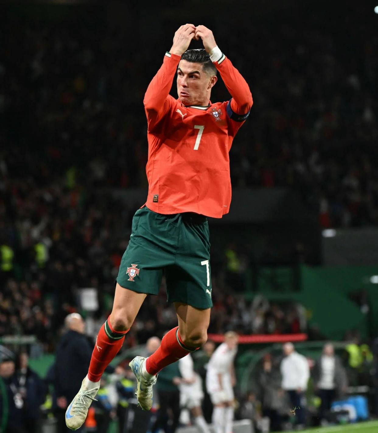 41岁生日快乐 勒布朗-詹姆斯依然不可阻挡 逆龄传奇继续书写辉煌